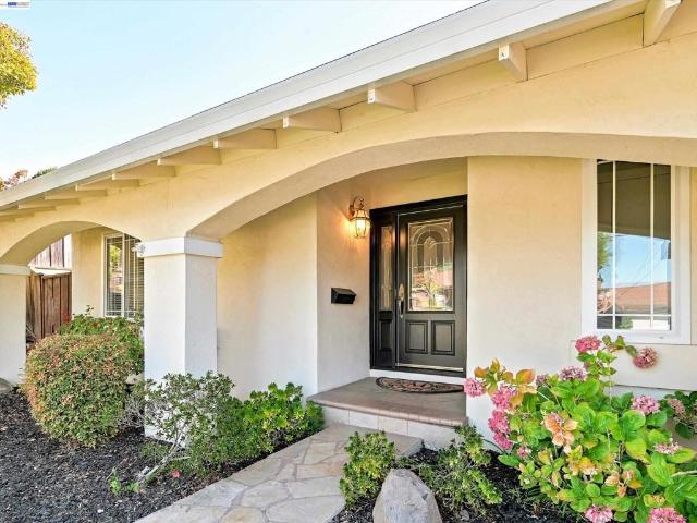 5773 Shadow Ridge Dr