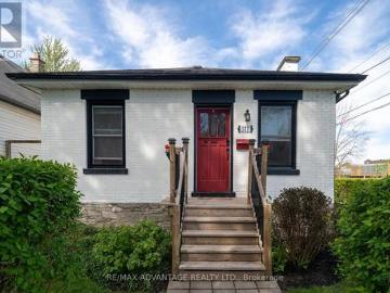 House for sale in London - Patio