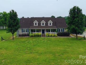 577 Redwood Road