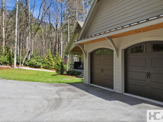 577 Twin Lakes Drive