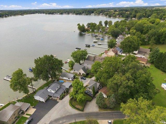 5794 S 550 Rd E, Wolcottville, IN 46795