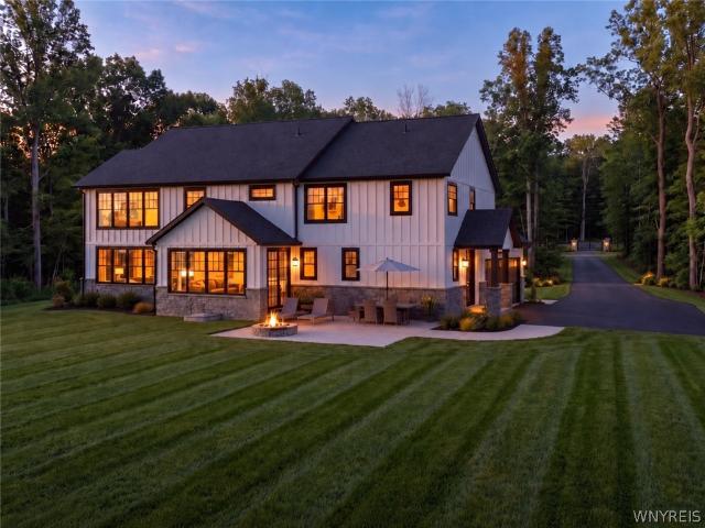 5797 Chestnut Ridge Road