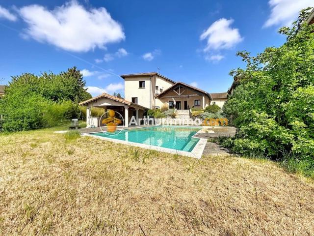 Demeure d’architecte avec piscine – 230 m² – Roche