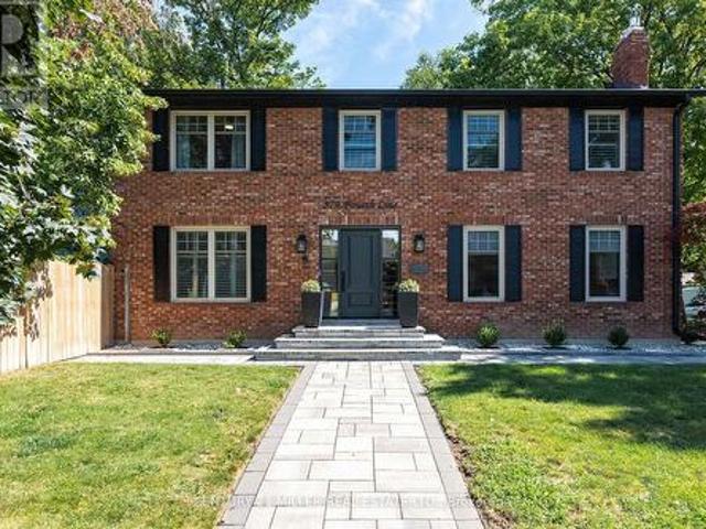 579 Fourth Line, Oakville, ON, L6L 5B1 house for sale | Listing ID W13701 | Royal LePage