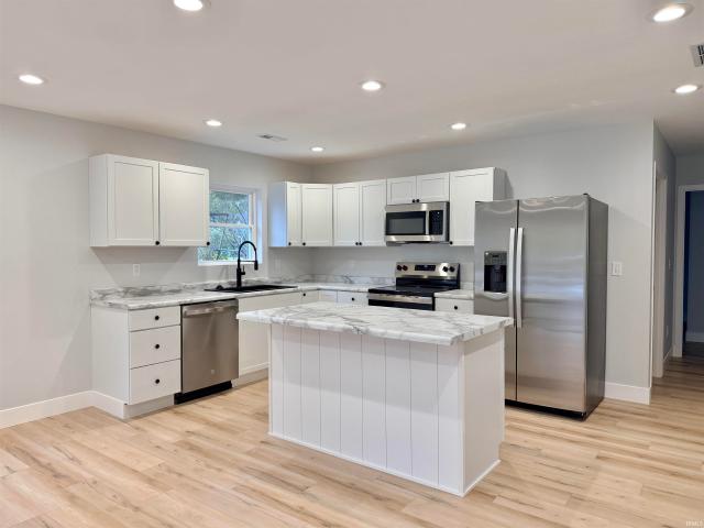 579 NW 3rd Street