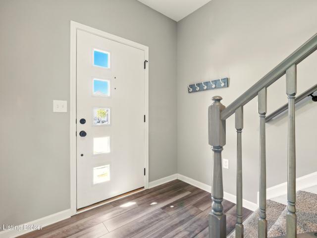 579 Williamsburg Dr