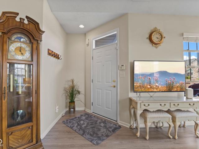 5807 Cool Hollow Way