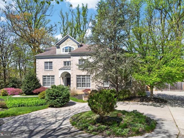 5807 Grosvenor Lane