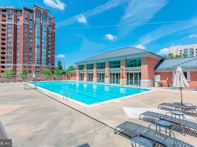 5809 Nicholson Lane # 306
