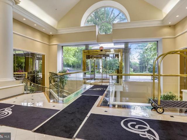 5800 Nicholson Lane # 1 604