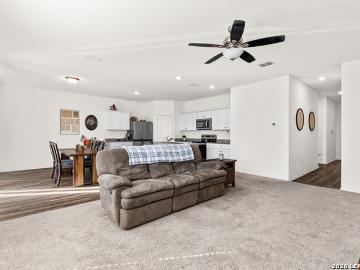 5802 Rue Picasso