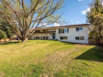 5803 53 Avenue, Cold Lake, AB, T9M 1C8 house for sale | Listing ID E4482 | Royal LePage