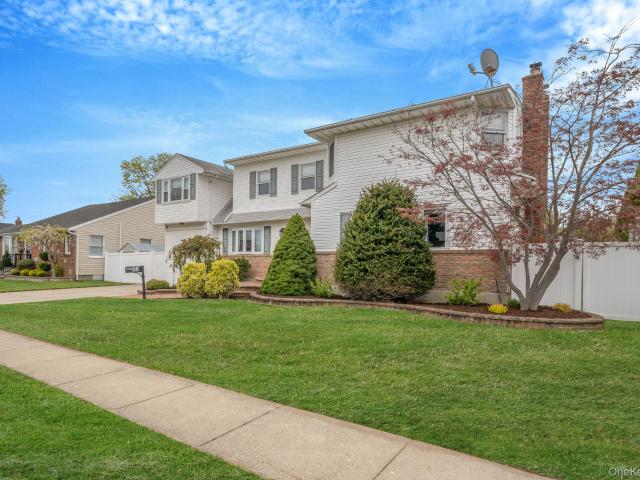 580 Center Briarwood Avenue