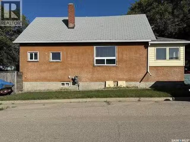 580 Maple Street W, Moose Jaw, SK, S6H 4X1 house for sale L.