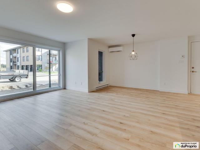 580 Rue Flavie Poirier, St Charles Borromée à louer