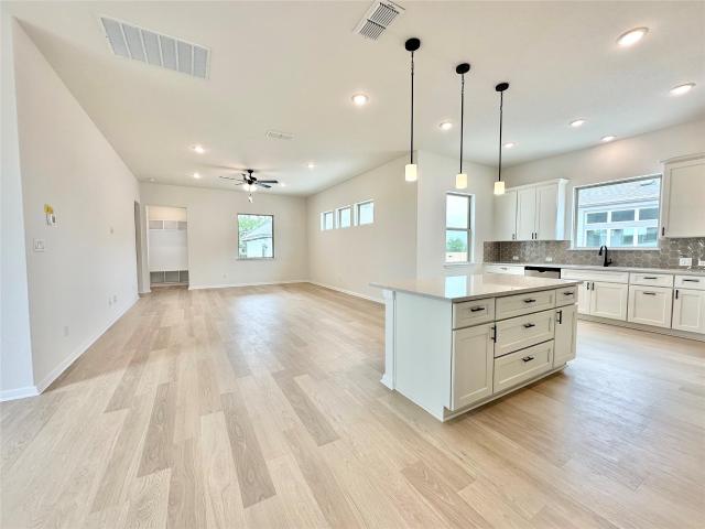 580 Treadwell Ln