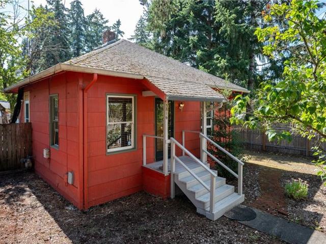 5816 SE Firwood St, Milwaukie, OR 97222