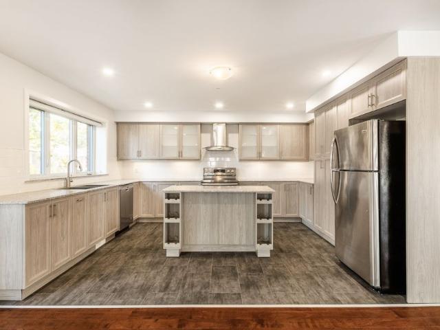 5817 Av. Davies Côte Saint Luc, QC H4W