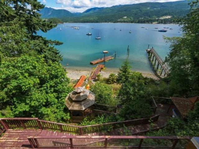 5810 Marine Way, Sechelt, BC, V7Z 0L8 house for sale | Listing ID R3136 | Royal LePage