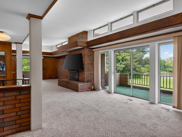 5810 SE Croco Rd, Berryton, KS 66409 | MLS #244236