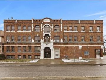 581 Cataraqui Street, Windsor, ON, N9A 3P2 Luxury House for sale | Listing ID 26009 | Royal LePage Carriage Trade Luxury Properties