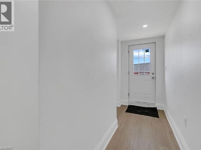 581 LANCASTER Street W Unit# 2, Kitchener, Ontario, N2K1M5