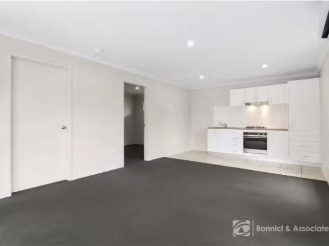 581B Chant Street, Lavington Townhouse for rent Listed by Kir.