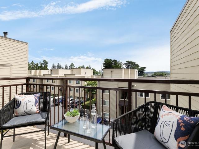 5824 NE 75th Street # D 307