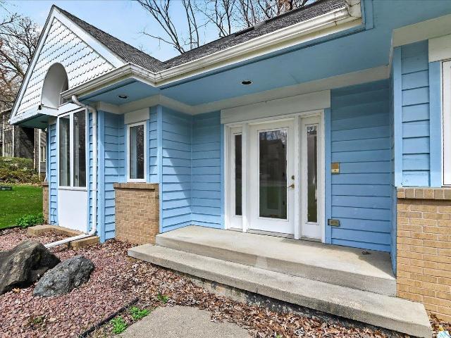 5824 Osmundsen Court