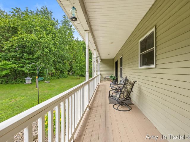 5824 W Grand River Road