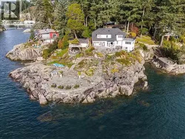 5826 Eagle Island, West Vancouver, BC, V7W 1V5 Luxury House.