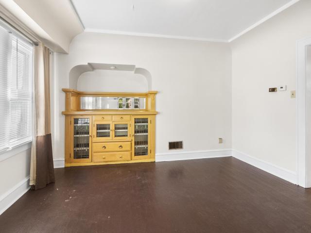 5827 N 40 St, Unit 5827A