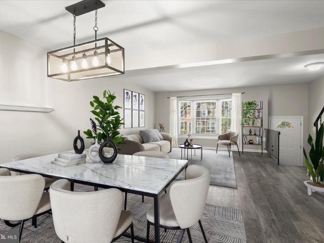 5827 Richardson Mews Square