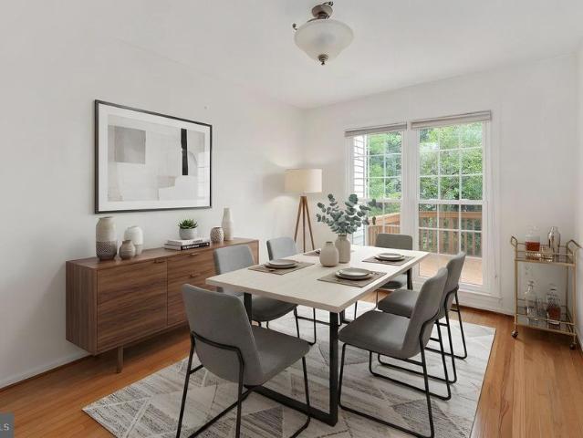 5828 Apsley House Court