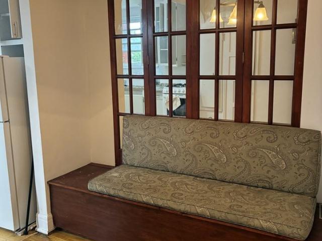 5821 CHEMIN COTE ST LUC 2 Bedroom Apartment for Rent at 5821 Ch De La Côte Saint Luc, Hampstead, QC H3X 2G2