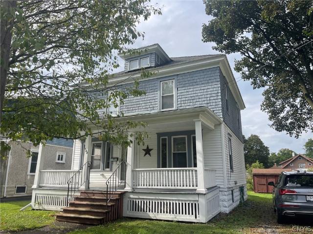 582 Elizabeth Street