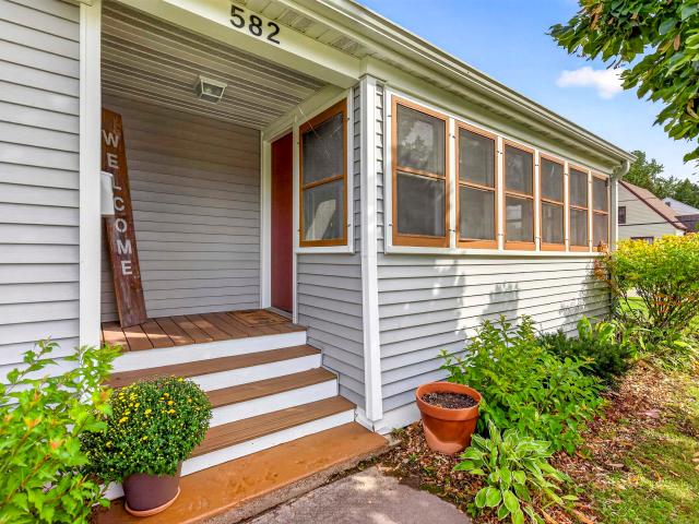 582 OAK Street