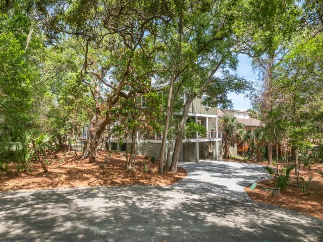 582 Pelican Court B