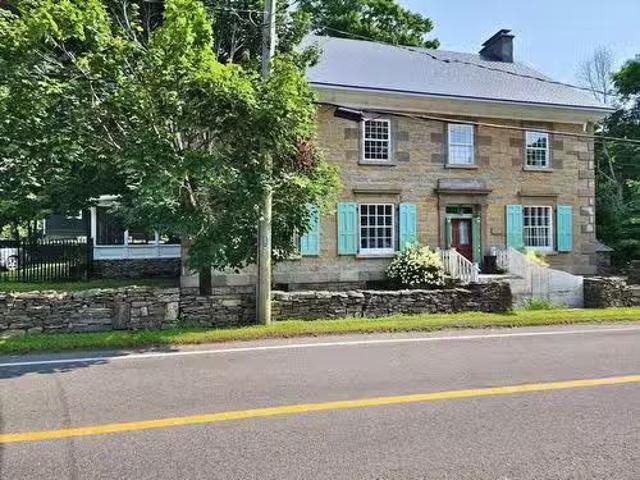 582 Route Des Outaouais, Brownsburg Chatham, QC, J8G 1T9 hou.