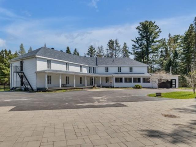 5834 Route De Fossambault, Sur Le Lac, QC, G3N 1W4 Luxury House for sale | Listing ID 18918 | Royal LePage Carriage Trade Luxury Properties