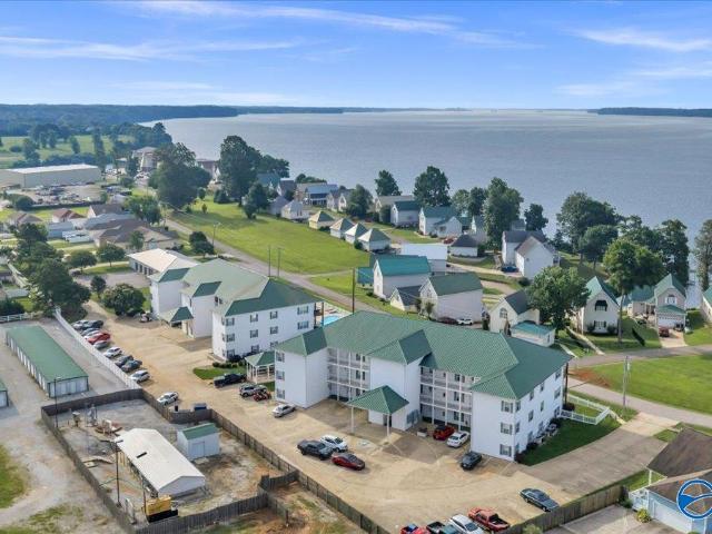 5835 Bay Village Drive 101