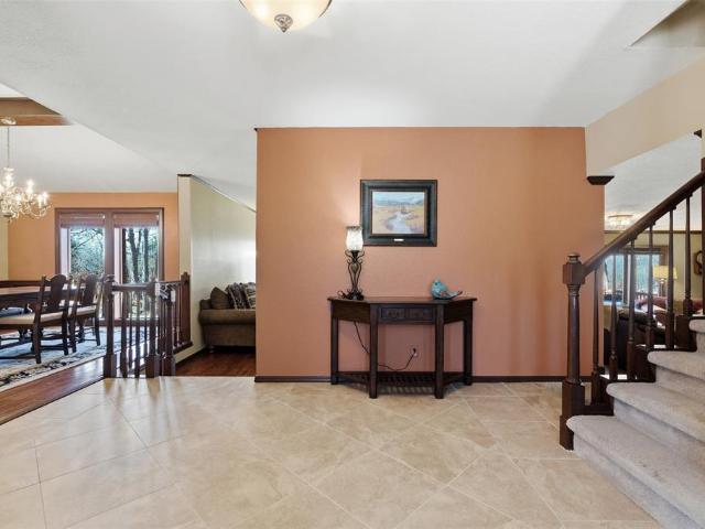 5832 Arrowhead Drive