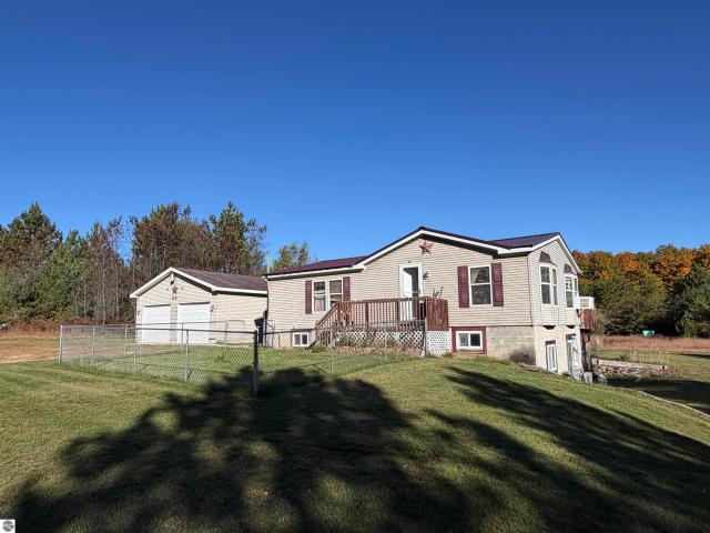 5833 SE Cool Road