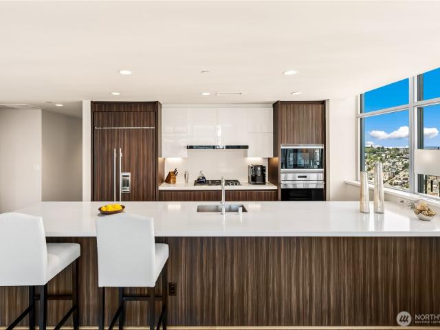 583 Battery Street # 3701N