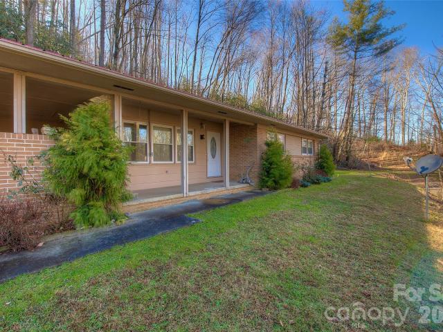 583 Deer Park Lake Rd, Spruce Pine, NC 28777 | MLS #4332