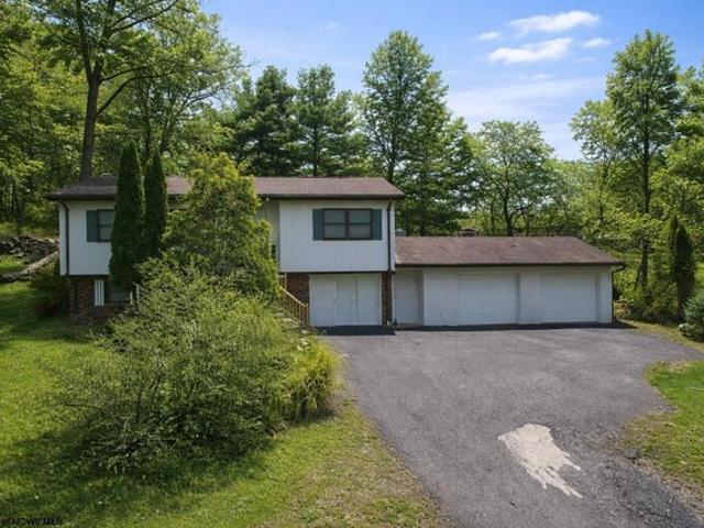 583 Summers School Rd, Morgantown, WV 26508