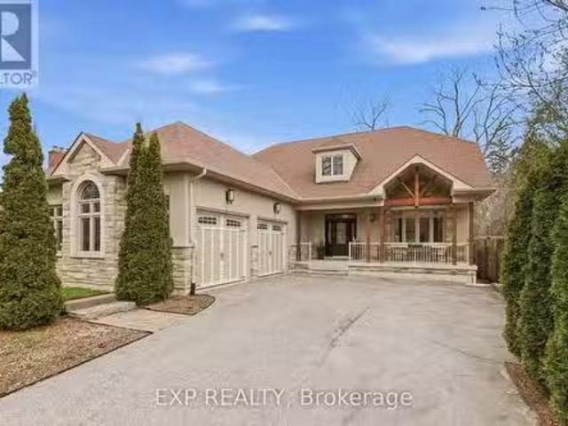 583 Park Crescent, Pickering, ON, L1W 2E1 house for sale Li.