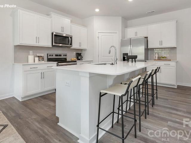 584 17th Avenue Drive NE
