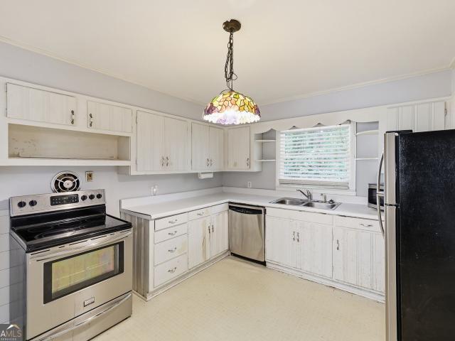 584 Cornwall Place