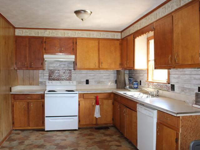 584 chisholm lake rd